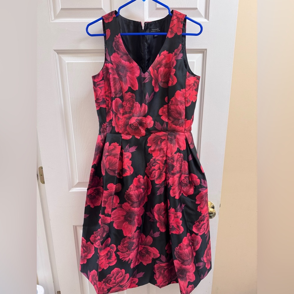 Tahari Arthur S Levine Women's Black And Red Floral Knee Length Dress Size 8
